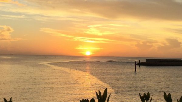 北谷デポイアランドの夕日