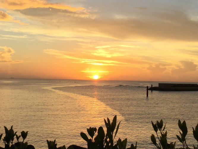 北谷デポイアランドの夕日